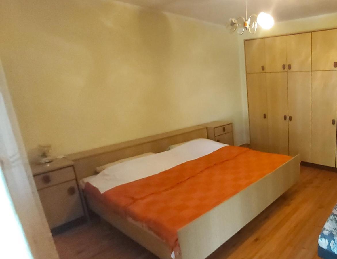 Apartmani Ana Karlobag Buitenkant foto