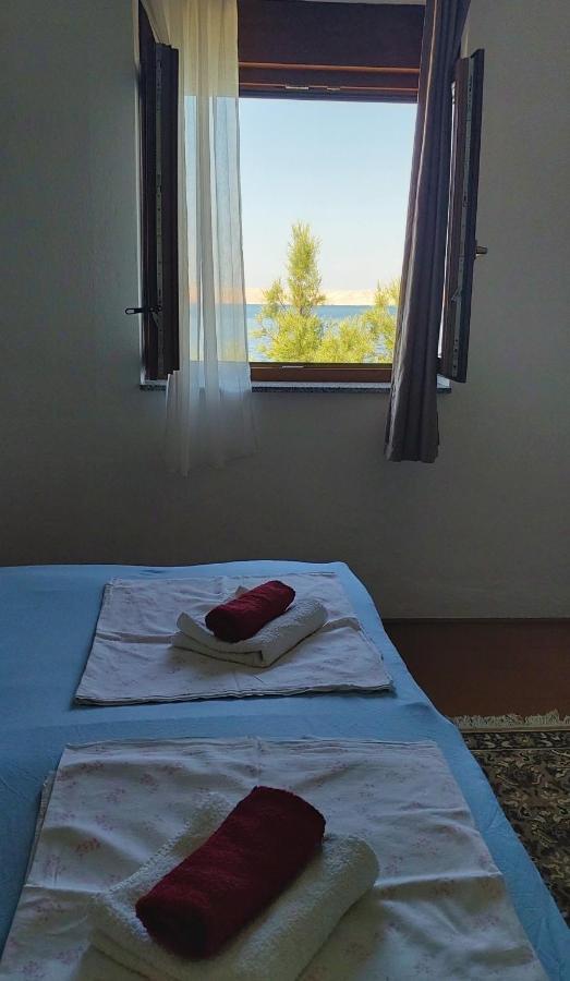 Apartmani Ana Karlobag Buitenkant foto